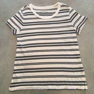 Aeropostale Sz Small THE OG TEE COLLECTION PERFECT CREW T-SHIRT.